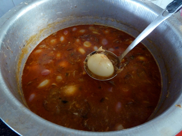 モヒンガーのスープ：Photo by Wutyee food