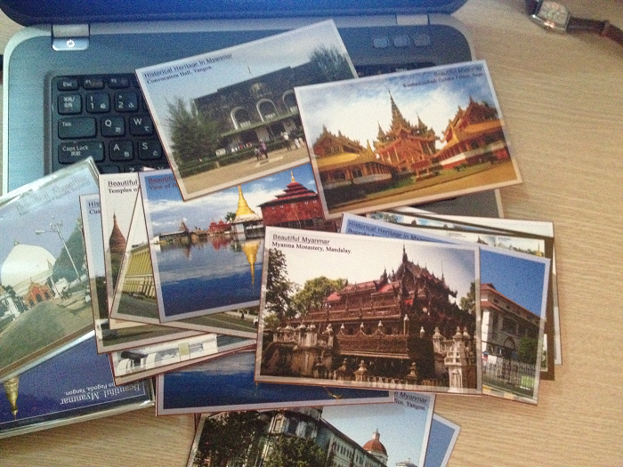 ミャンマーで一般的に売られているポストカード